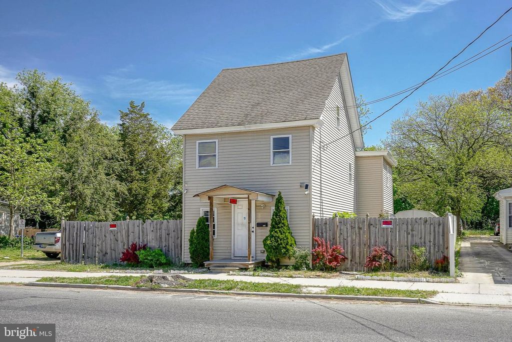 521 N 3RD ST, Millville, NJ 08332