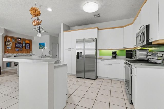 15842 NW 10th Street, Pembroke Pines, FL 33028