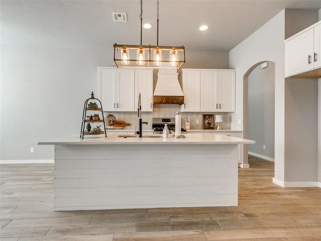 604 Silver Maple Lane, Noble, OK 73068