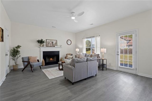 5225 Bridle Point Parkway, Snellville, GA 30039