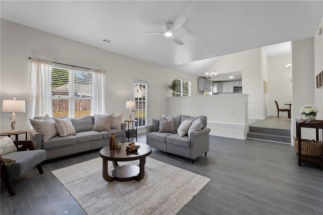 5225 Bridle Point Parkway, Snellville, GA 30039