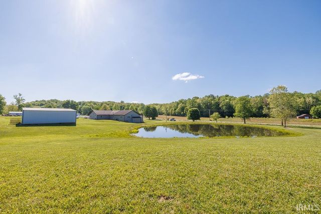 2879 E Calvertville Road, Bloomfield, IN 47424