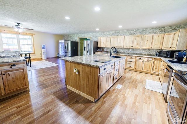 2879 E Calvertville Road, Bloomfield, IN 47424