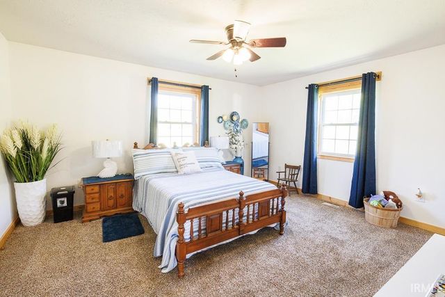 2879 E Calvertville Road, Bloomfield, IN 47424