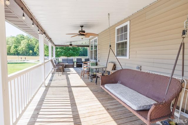 2879 E Calvertville Road, Bloomfield, IN 47424