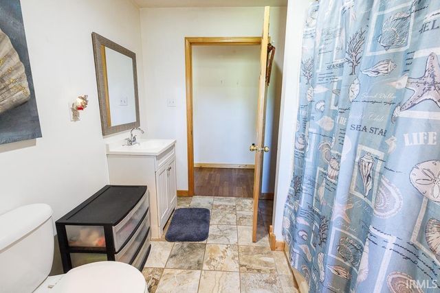 2879 E Calvertville Road, Bloomfield, IN 47424