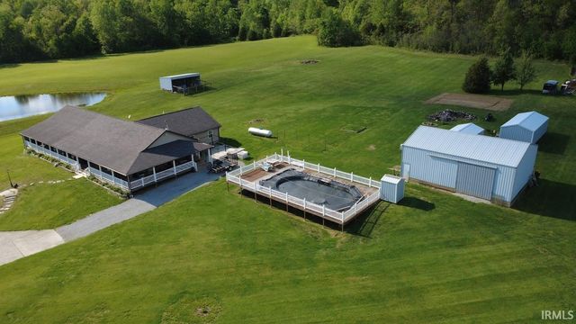 2879 E Calvertville Road, Bloomfield, IN 47424