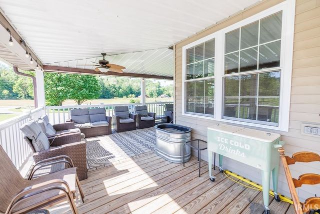 2879 E Calvertville Road, Bloomfield, IN 47424