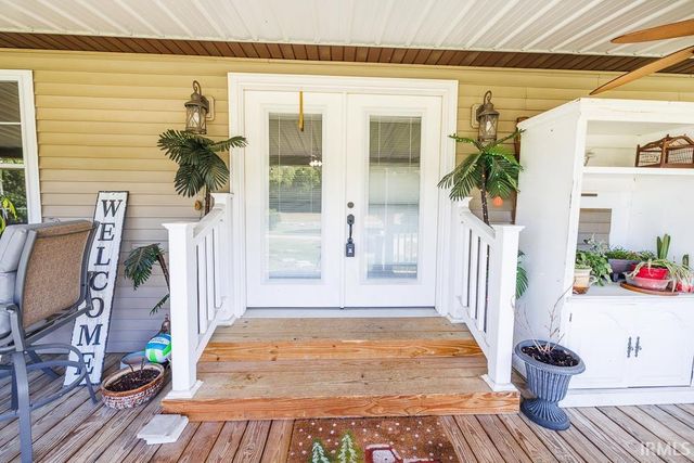2879 E Calvertville Road, Bloomfield, IN 47424