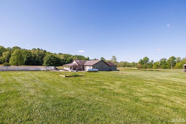 2879 E Calvertville Road, Bloomfield, IN 47424