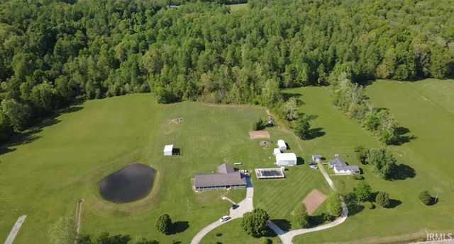 2879 E Calvertville Road, Bloomfield, IN 47424