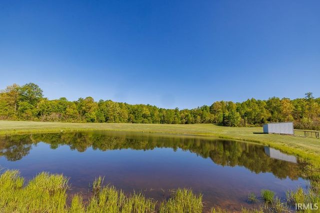 2879 E Calvertville Road, Bloomfield, IN 47424