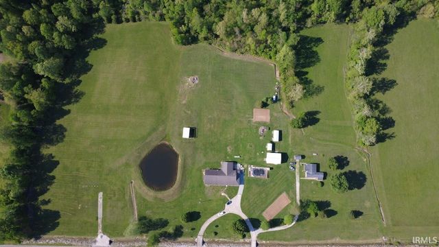 2879 E Calvertville Road, Bloomfield, IN 47424