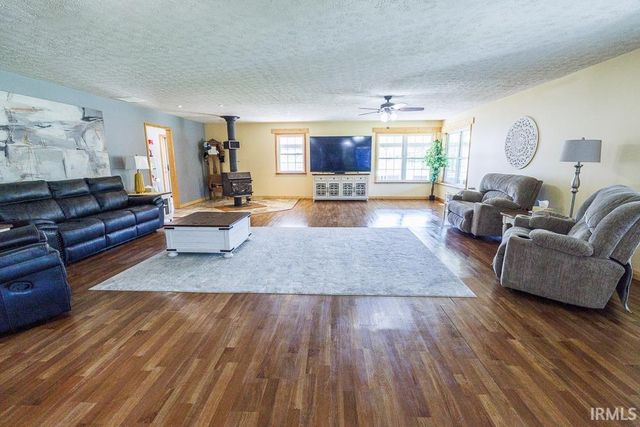 2879 E Calvertville Road, Bloomfield, IN 47424