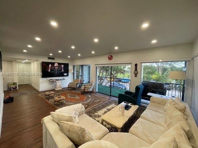 6010 S Falls Cir Drive 000, Lauderhill, FL 33319