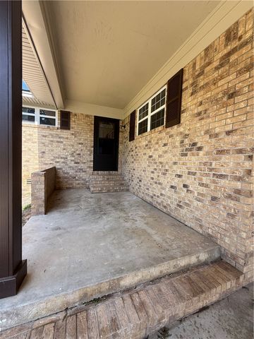 307 E Date Street, Russellville, AR 72802