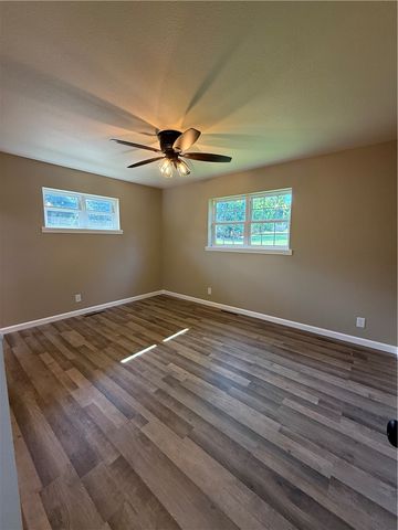 307 E Date Street, Russellville, AR 72802