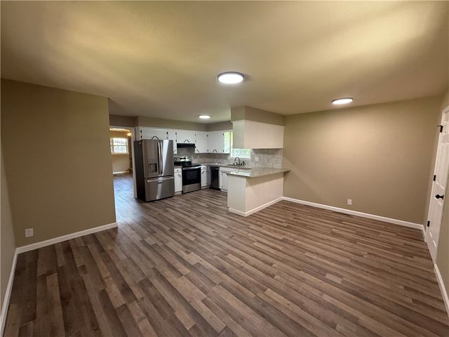 307 E Date Street, Russellville, AR 72802