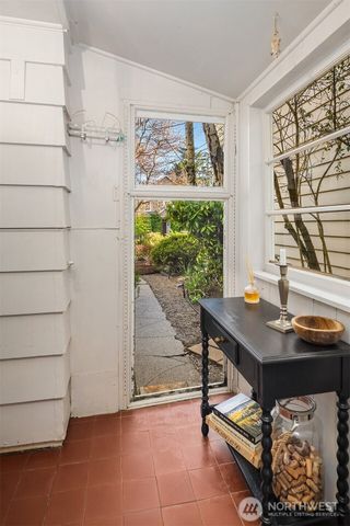 2710 W Blaine St, Seattle, WA 98199