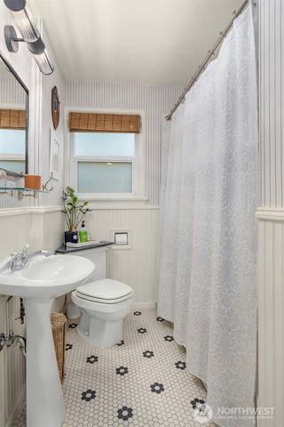 2710 W Blaine St, Seattle, WA 98199