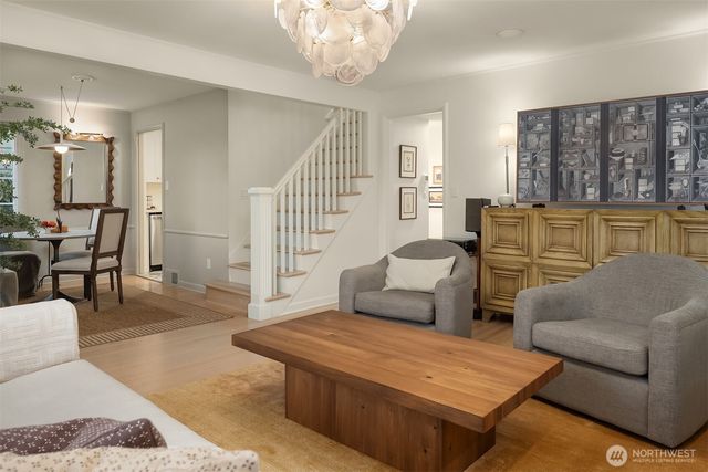 2710 W Blaine St, Seattle, WA 98199