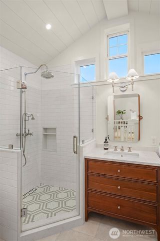 2710 W Blaine St, Seattle, WA 98199