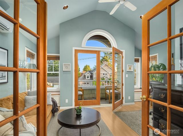 2710 W Blaine St, Seattle, WA 98199