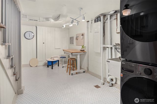 2710 W Blaine St, Seattle, WA 98199