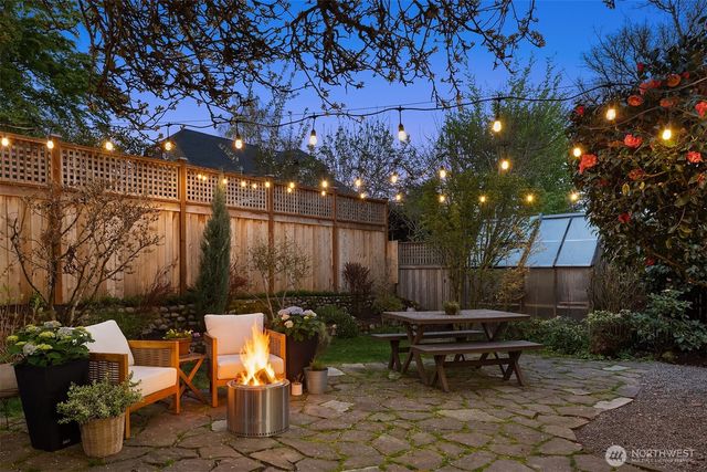 2710 W Blaine St, Seattle, WA 98199