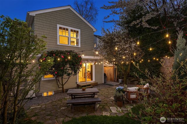 2710 W Blaine St, Seattle, WA 98199