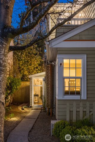 2710 W Blaine St, Seattle, WA 98199