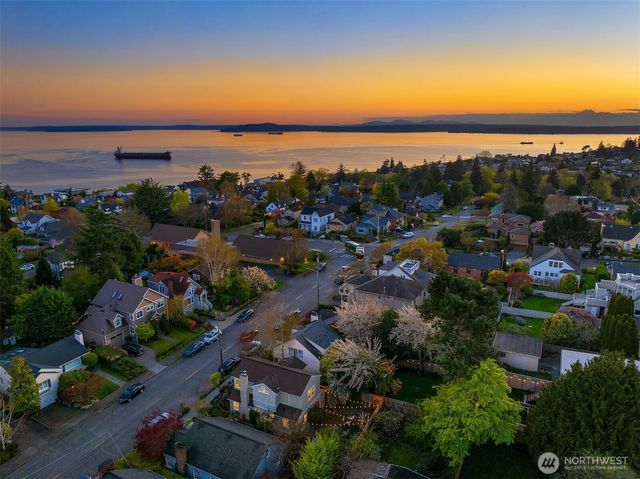 2710 W Blaine St, Seattle, WA 98199