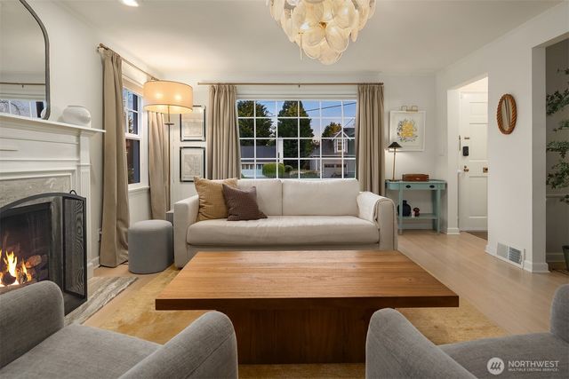 2710 W Blaine St, Seattle, WA 98199