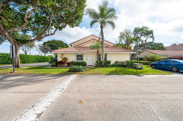 6269 Walk Circle, Boca Raton, FL 33433