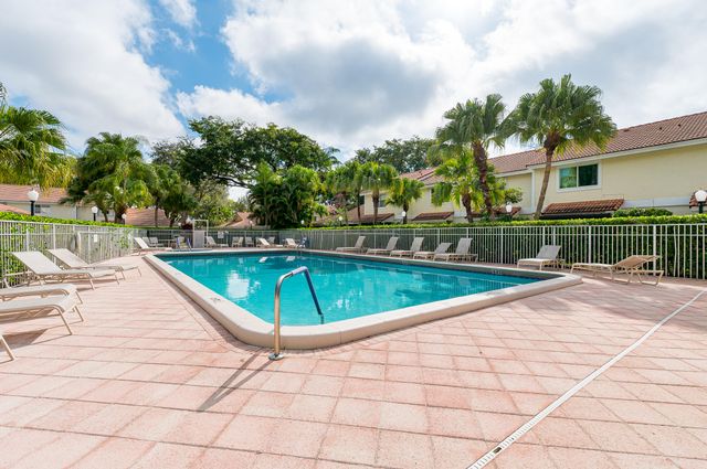 6269 Walk Circle, Boca Raton, FL 33433