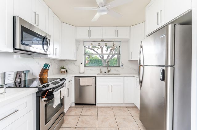 6269 Walk Circle, Boca Raton, FL 33433