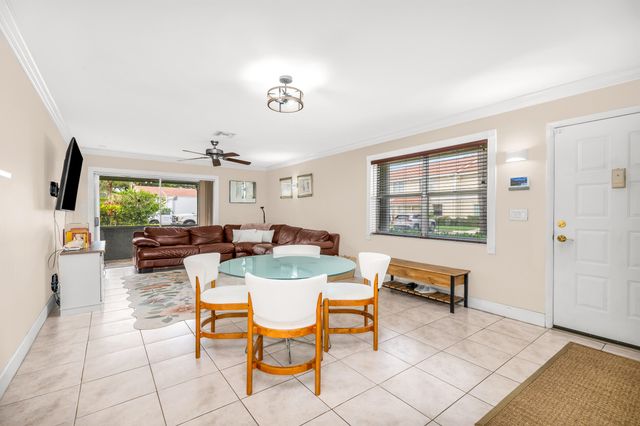 6269 Walk Circle, Boca Raton, FL 33433