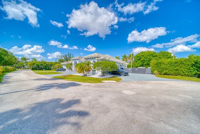 901 NW 122nd Ave, Plantation, FL 33325