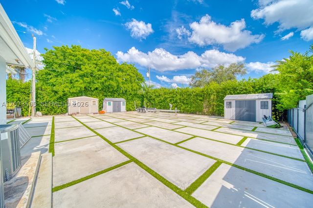 901 NW 122nd Ave, Plantation, FL 33325