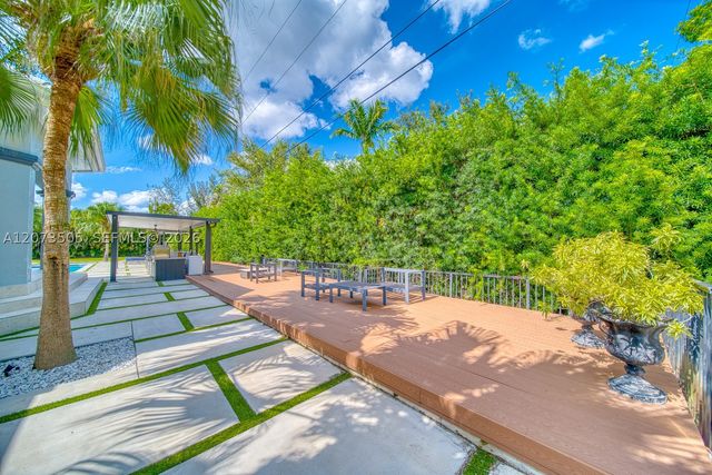 901 NW 122nd Ave, Plantation, FL 33325