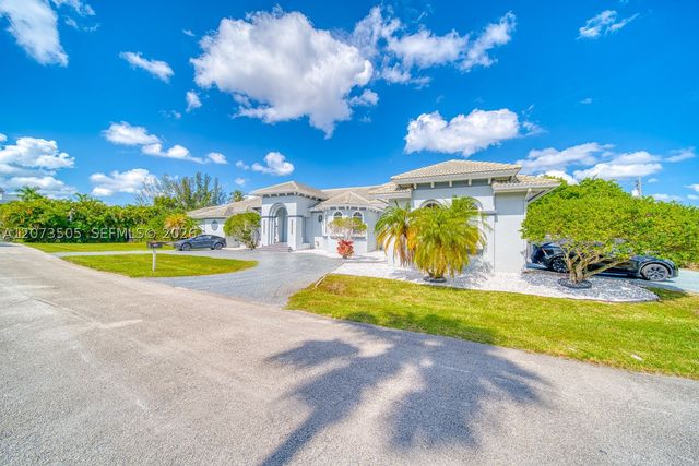 901 NW 122nd Ave, Plantation, FL 33325