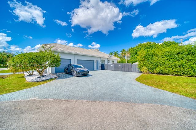 901 NW 122nd Ave, Plantation, FL 33325