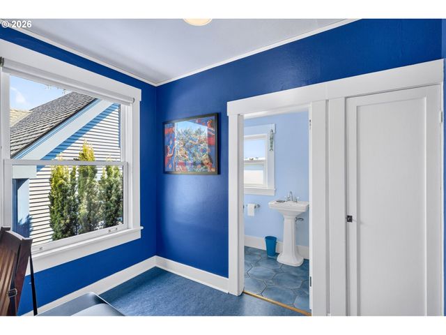 2525 Ne TILLAMOOK St, Portland, OR 97212