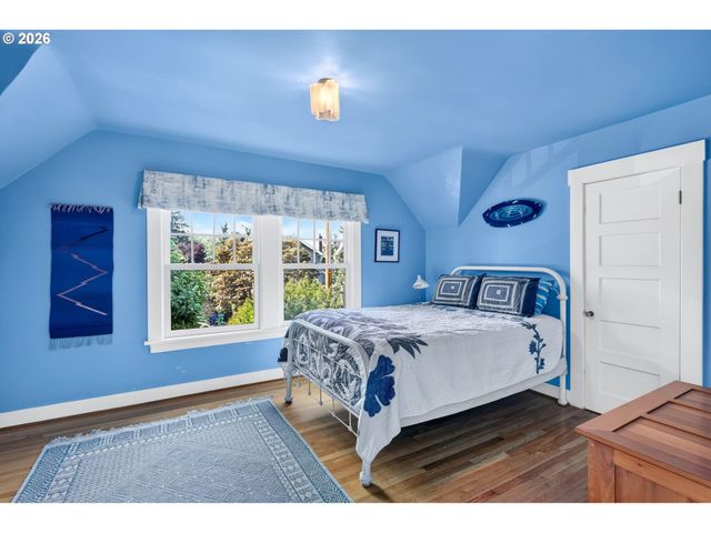 2525 Ne TILLAMOOK St, Portland, OR 97212