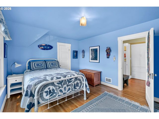 2525 Ne TILLAMOOK St, Portland, OR 97212