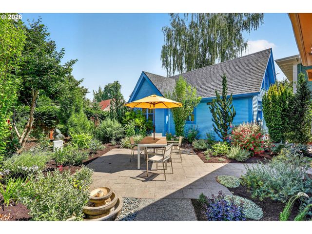 2525 Ne TILLAMOOK St, Portland, OR 97212