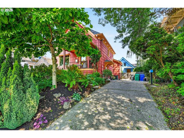 2525 Ne TILLAMOOK St, Portland, OR 97212