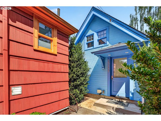 2525 Ne TILLAMOOK St, Portland, OR 97212