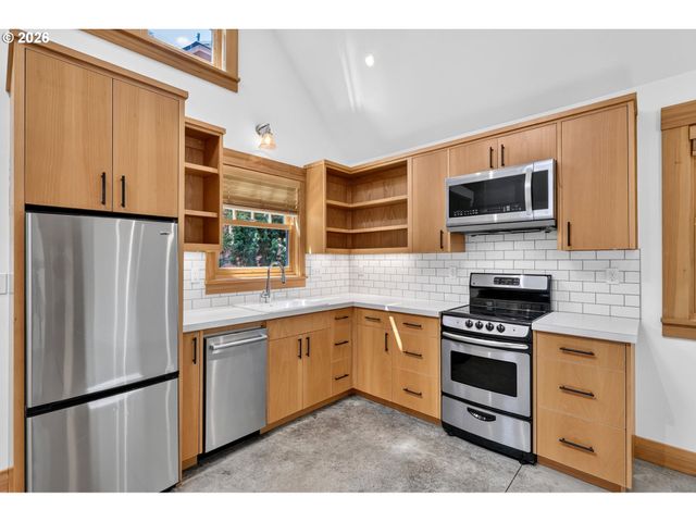 2525 Ne TILLAMOOK St, Portland, OR 97212