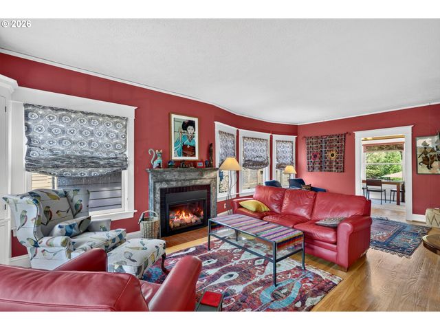 2525 Ne TILLAMOOK St, Portland, OR 97212
